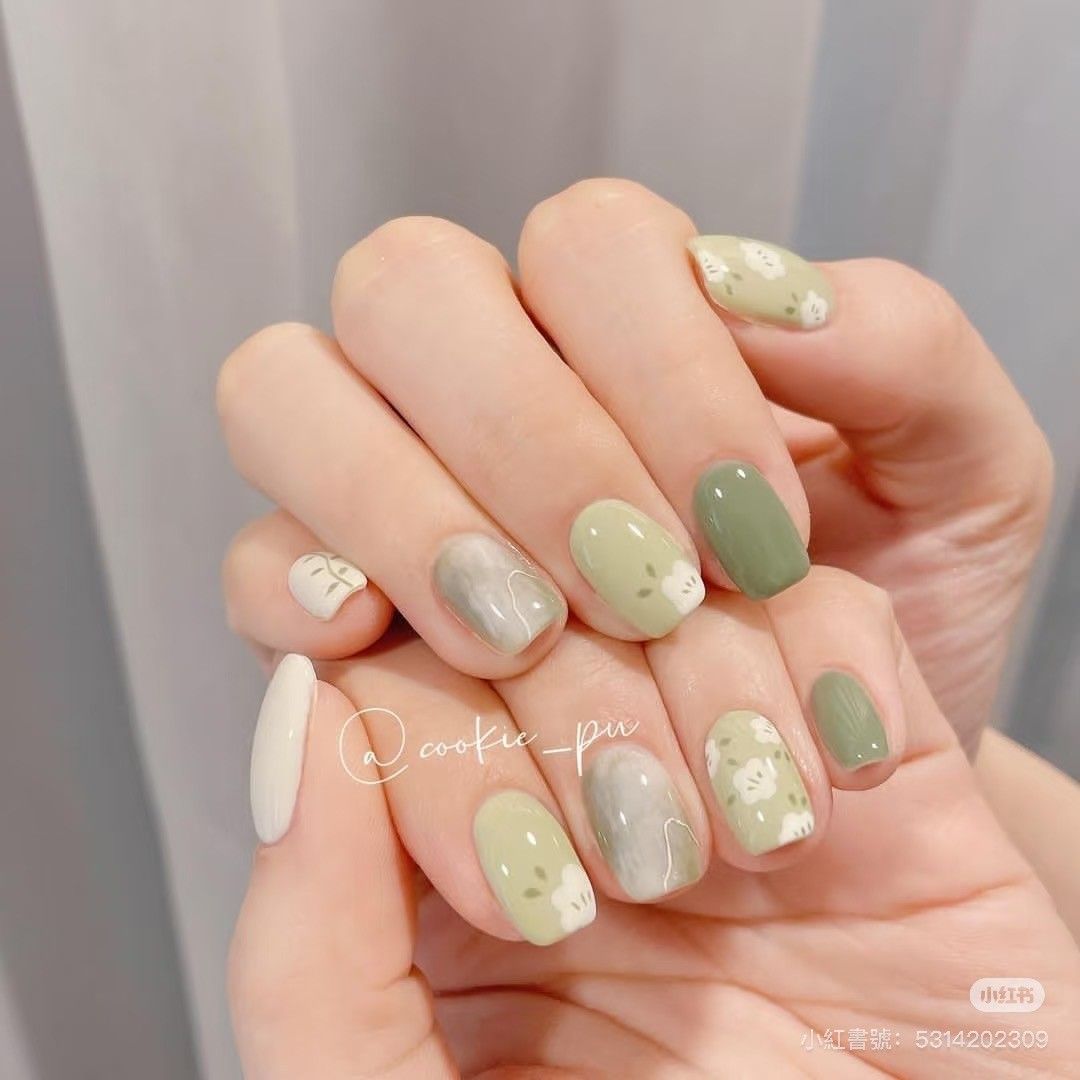 สีเขียว และสีเขียวอ่อน